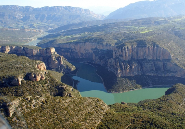 Ruta en vuelo por encima de los pantanos